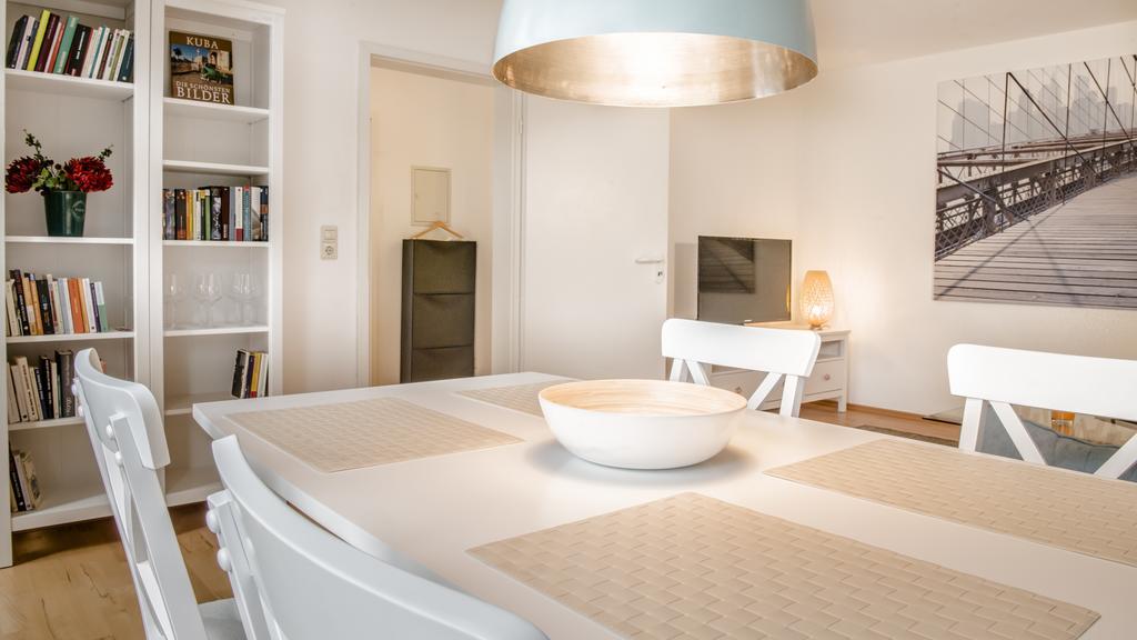 Sweet Apartment With Balcony Freiburg Ruang foto